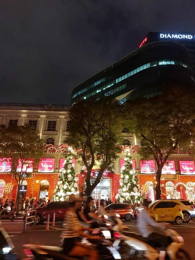 Diamond Plaza