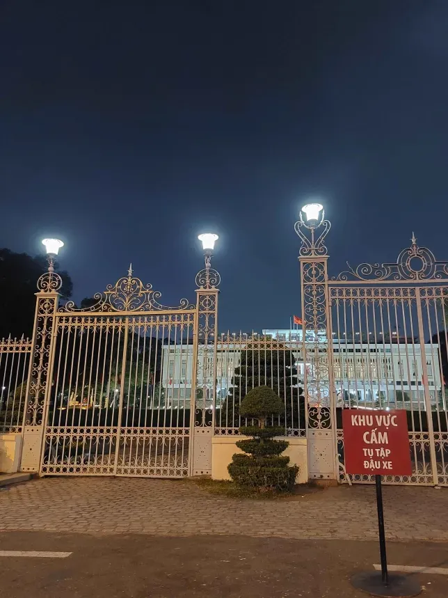 Government building gate near Ben Thanh